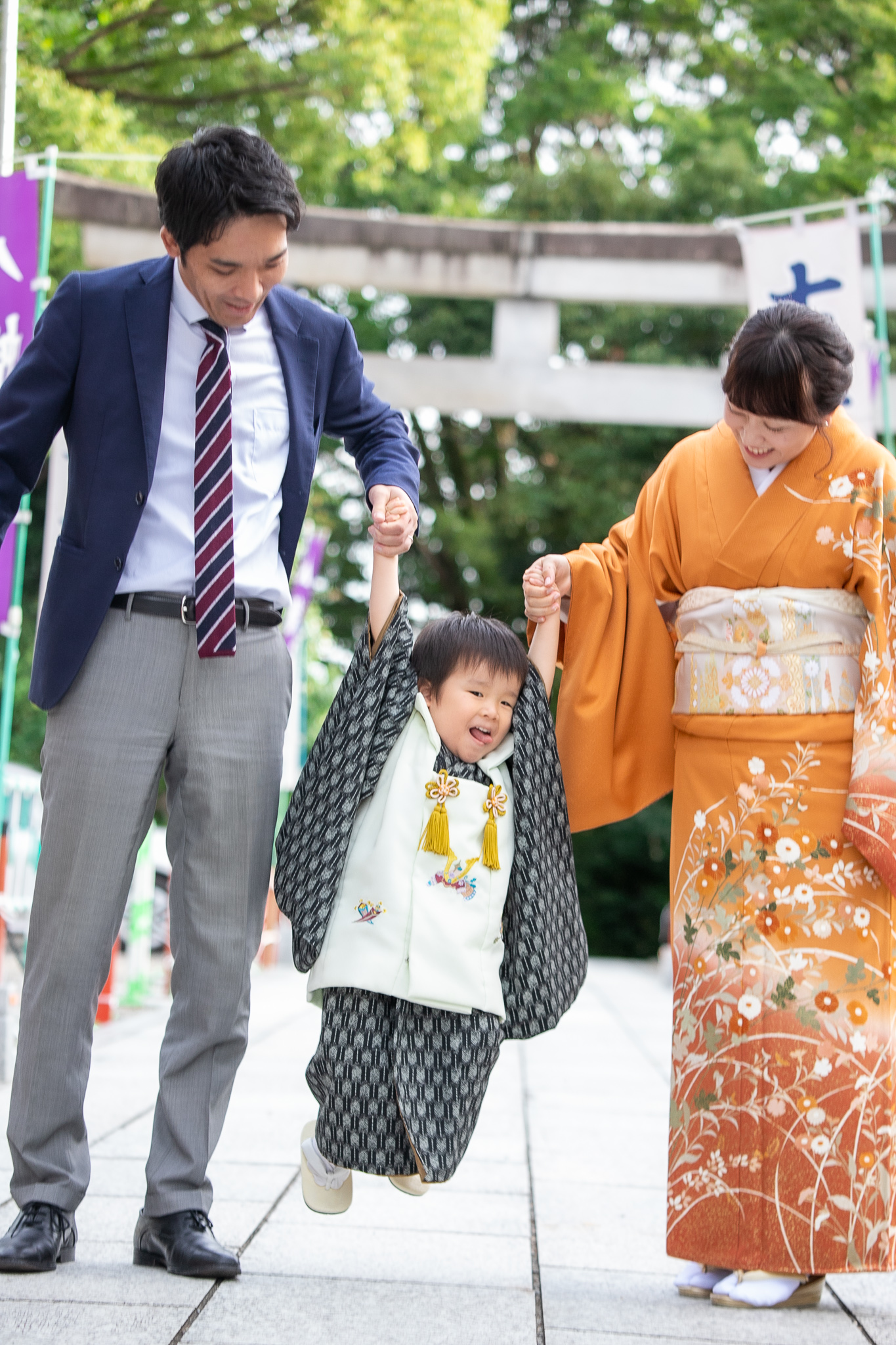 愛知県出張撮影 3歳男の子の七五三に密着 In城山八幡宮 愛知県でプロフィール写真を撮ってくれるフリーカメラマン